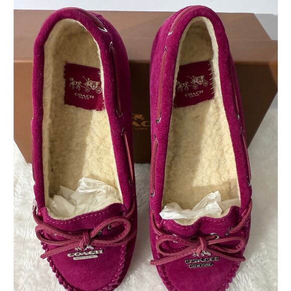 Coach Austin Sued Shearling Moccasins Cranberry Women's 7M NIB - Picture 2 of 6